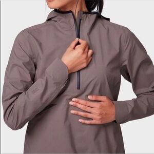 On Running Women’s Waterproof  Anorak